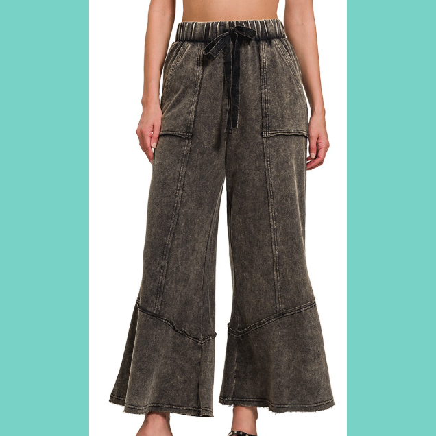 Ash Black Exposed-Seam Flare Hem Pants With Pockets
