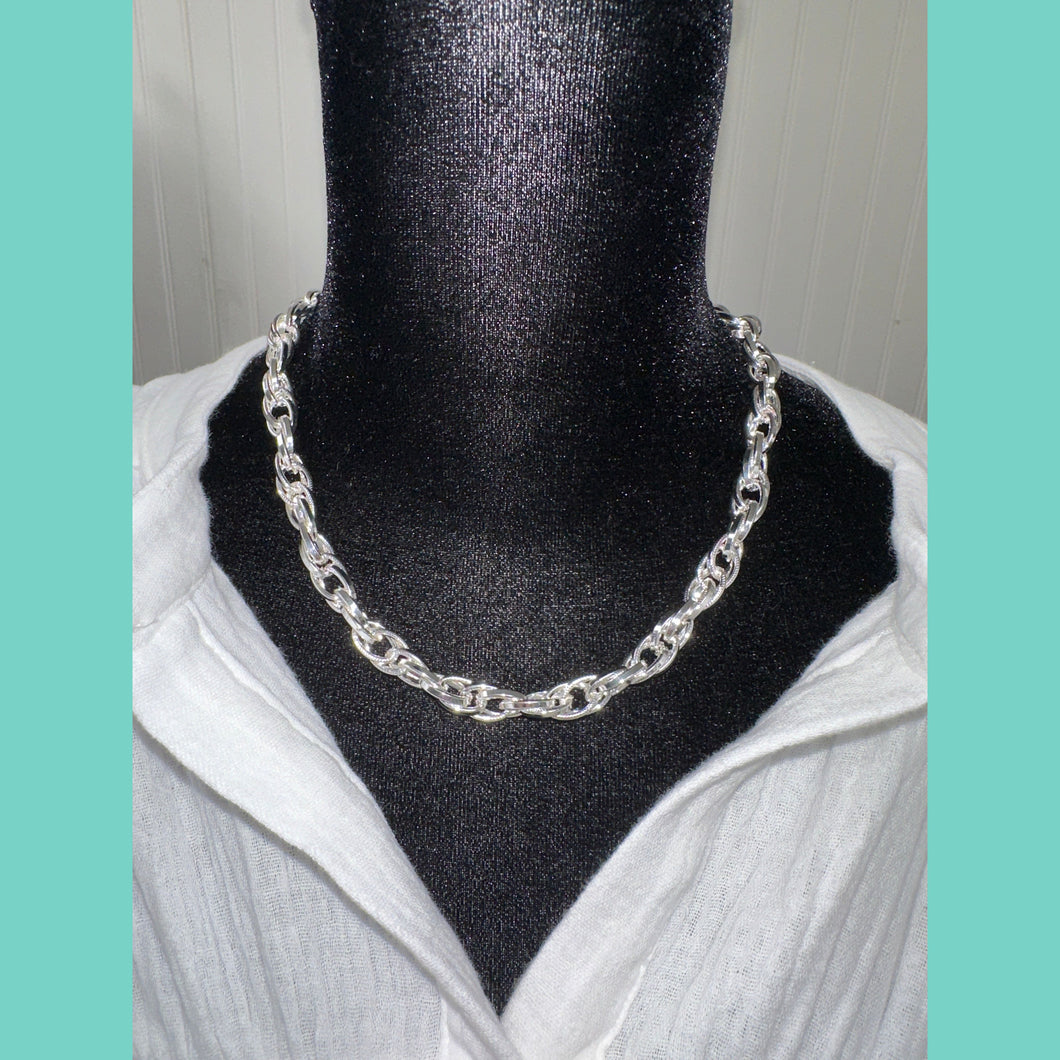 Silver Interlocking Chain Necklace